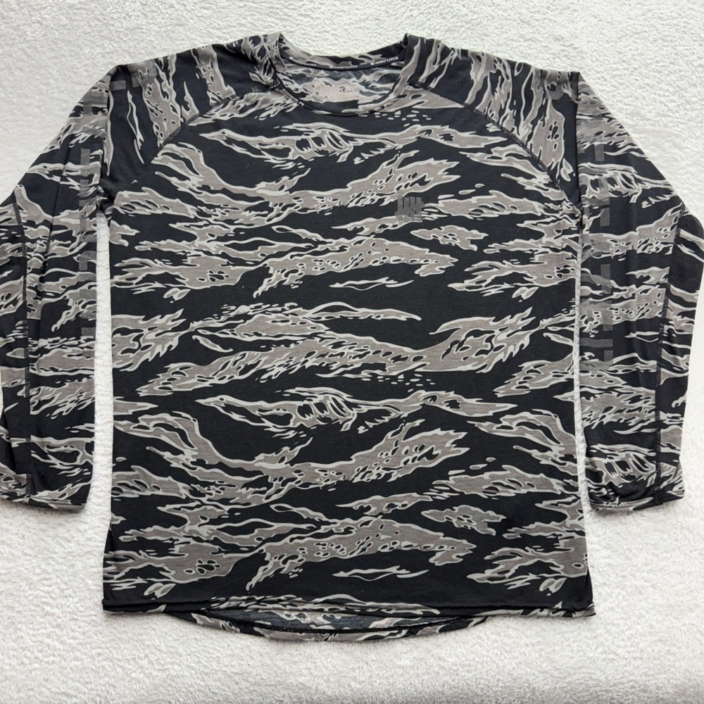 Undefeated Technical Goods Mens Large Tiger Stripe Camo Long Sleeve Shirt Black